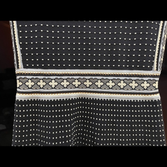 Tory Burch sleeveless navy blue dress- size small - Picture 4 of 7